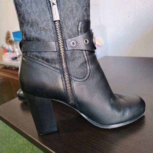 Michael Kors boots like new, genuine leather, size 37