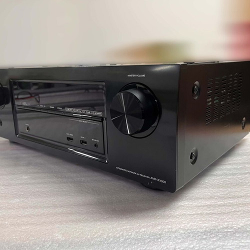 Denon AVR-X1000 5.1 AV Receiver like new with remote and microphone
