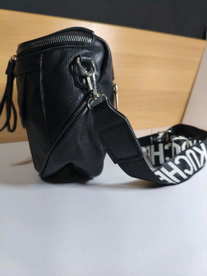 Small shoulder bag like new, black