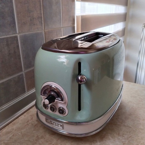 Ariete vintage toaster used with small dent