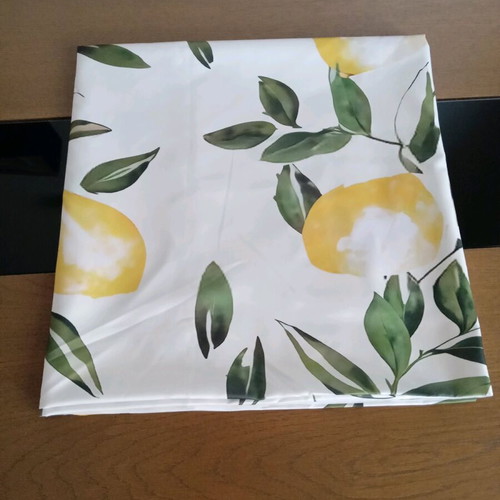 Tablecloth new water-resistant 140×140cm