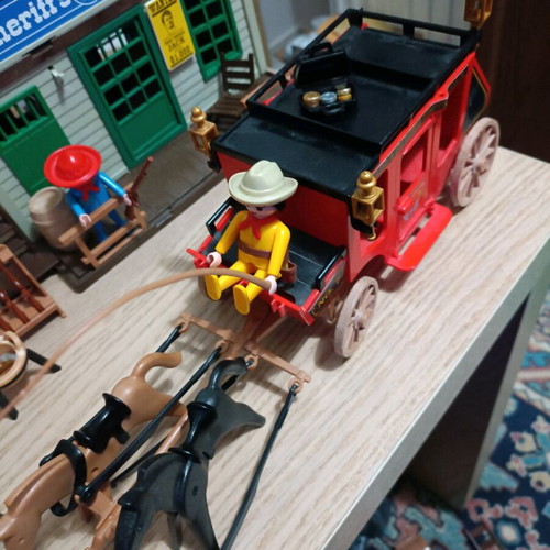 Playmobil Sheriff's Station 4431 used with minor missing parts
