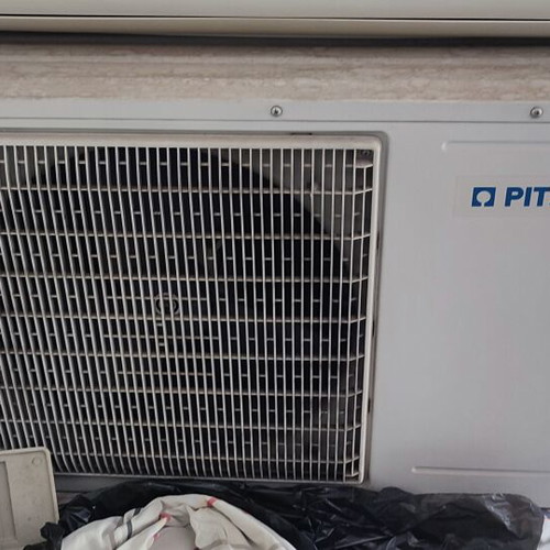 Pitsos 9,000 BTU air conditioner for parts or scrap, error P4
