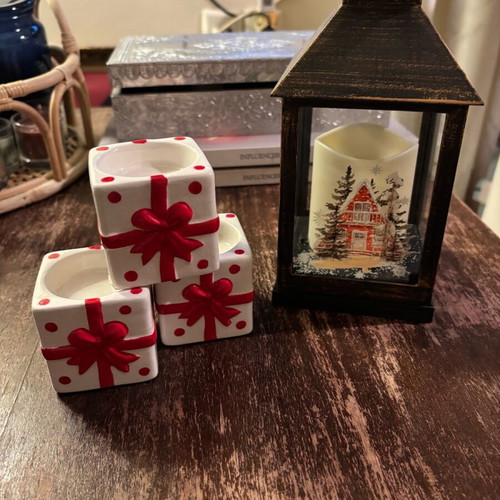 Christmas lantern and tealight holders like new