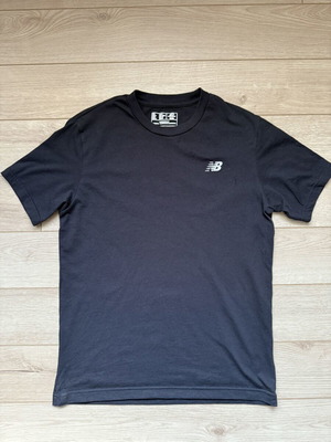 New Balance Men's Back Arc Logo T-Shirt, black, size S