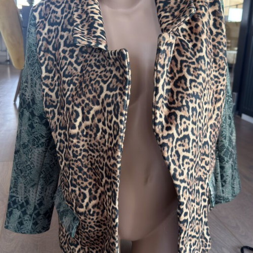 Nidodileda winter blazer unused, size M, black and green