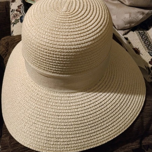 Set of 2 Stamion women's summer hats used