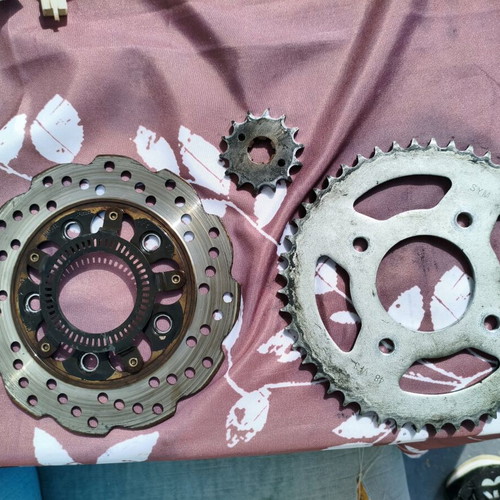 Sym VF 185 rear sprockets and brake disc used
