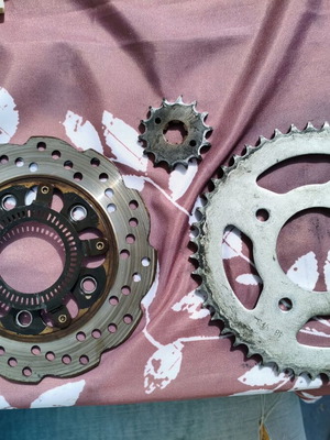 Sym VF 185 rear sprockets and brake disc used