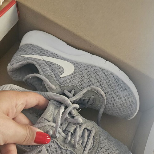 Nike athletic shoes unisex like new, gray, size 34