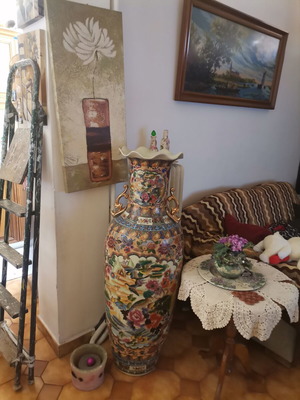 Tatsuma Asian porcelain vase handmade, height 1.40m like new