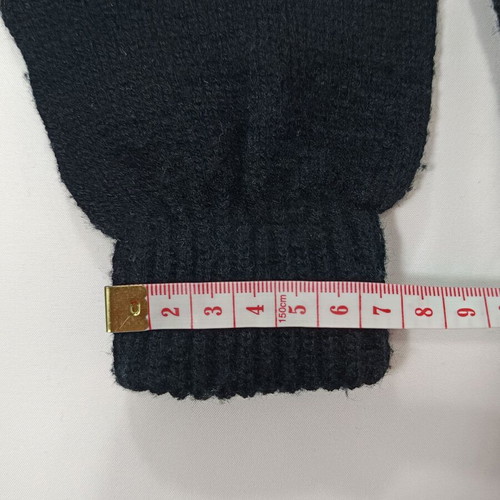 Knitted winter black unisex gloves like new