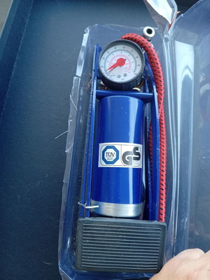 Foot-operated air pump with manometer like new