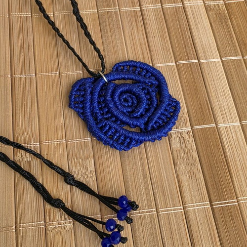 Macrame necklace Rose new, blue navy