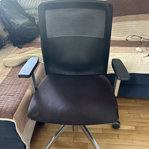 Luxy office chair