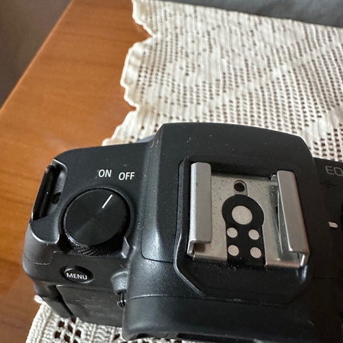 Canon EOS RP Mirrorless фотоапарат като нов