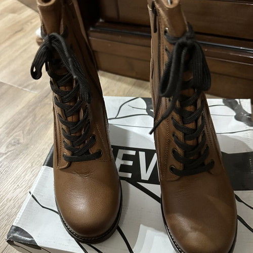 Classico leather ankle boots with heel, size 39, brown