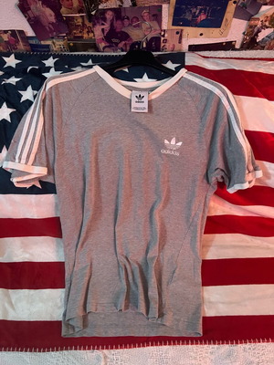 Adidas μπλούζα γνήσια μεταχειρισμένη, μέγεθος medium