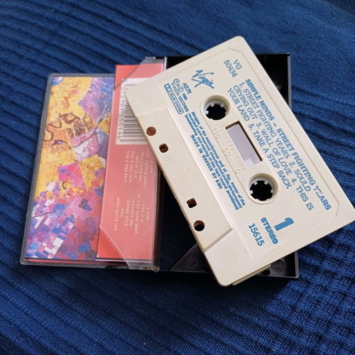 Simple Minds Street Fighting Years cassette like new, rock album