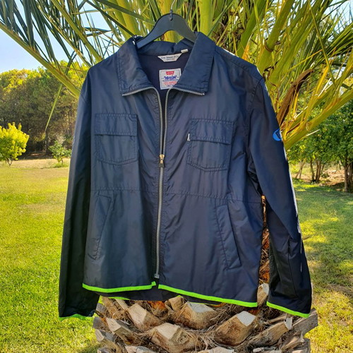 Levi's classic vintage waterproof jacket S/M, navy, in very good condition