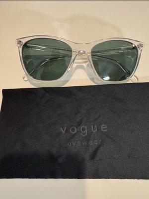 Γυαλιά ηλίου Vogue σαν καινούργια, διάφανος κοκάλινος σκελετός unisex