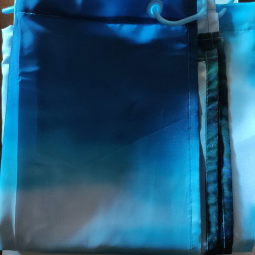 Waterproof shower curtain with dolphin print and blue rings 2x1.80 new