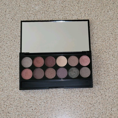 Sleek i-Divine Goodnight Sweetheart palette like new