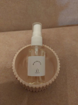 Aromatic room spray like new with biscuit scent