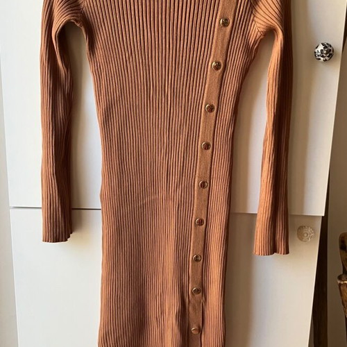 Bodycon rib dress with golden buttons like new, size S
