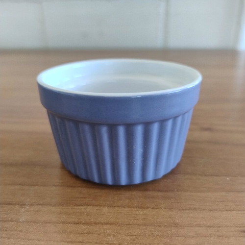 Small heat-resistant cookware like new, diameter 9 height 5