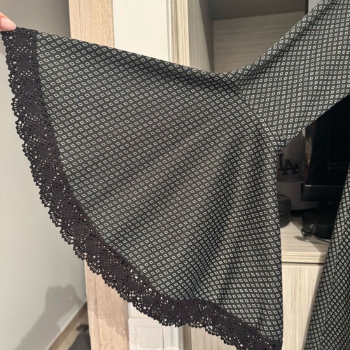 Women's dress with large sleeves like new, black and gray
