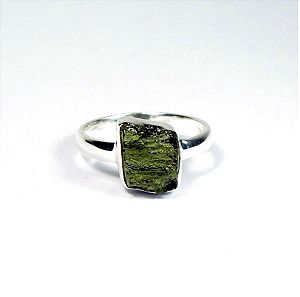 Ασημένιο δαχτυλίδι με πέτρα Μολδαβίτη με πιστοποιητικό