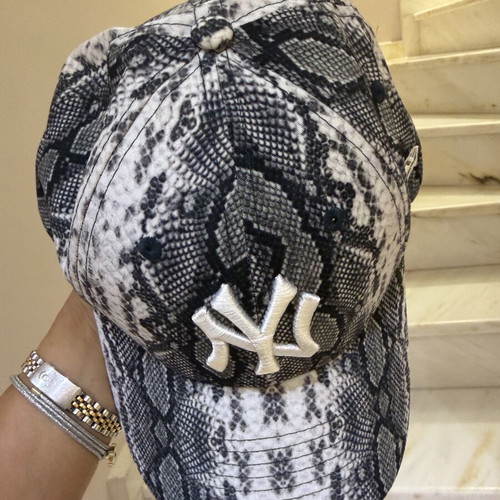 New Era baseball cap with animal print