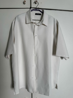 Ανδρικό λευκό ιβουάρ κοντομάνικο πουκάμισο XL μεταχειρισμένο, άνετη εφαρμογή