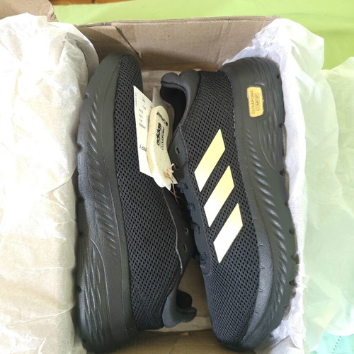 Adidas Cloudfoam Comfy sneakers size 37, black and gold, new