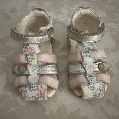 Kickers sandals no21 in very good condition