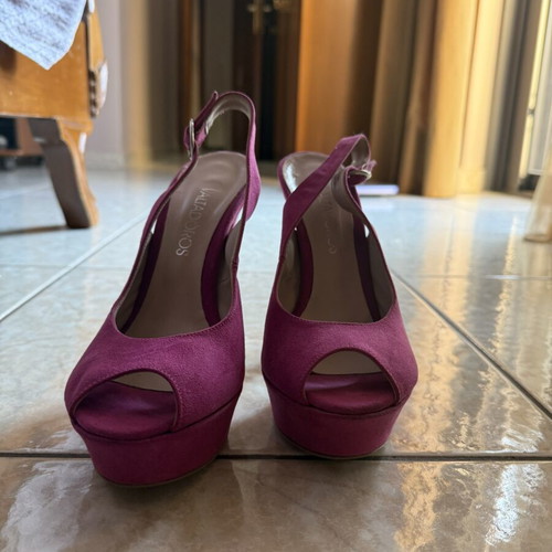 Valtadoros purple pumps size 39, like new, 14cm heel, castor texture
