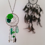 Dreamcatcher necklace like new with silver wire and green crystal beads