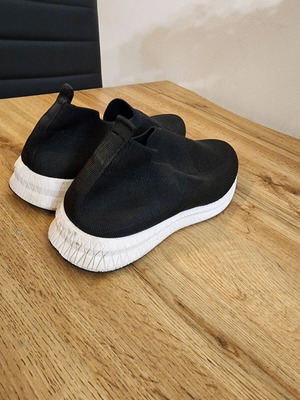 Fashion Shoe sneakers size 45 black and white like new