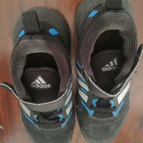Adidas athletic shoes used, size 33 1/2, velcro closure