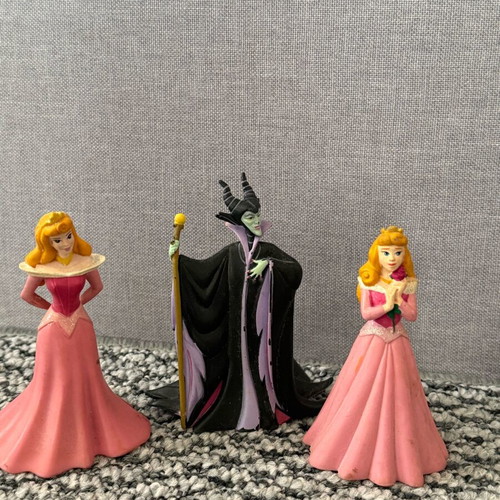 Disney figures set like new, pack of 17 authentic