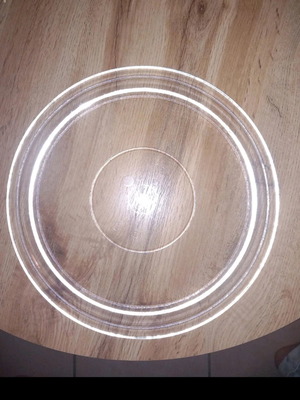 Plastic plates used, set of 3, 30 cm