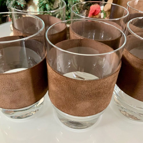 Set of 6 vintage glasses and carafe with leather sleeves like new