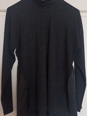 Regalinas black knitted and satin turtleneck like new, one size