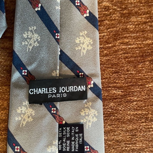 Branded ties like new condition