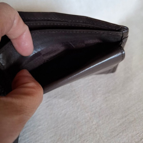 Samsonite leather wallet like new, brown chocolate color