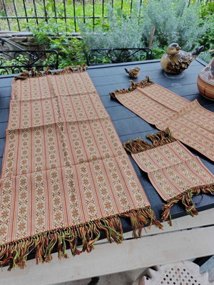 Cross-stitch table linens set like new