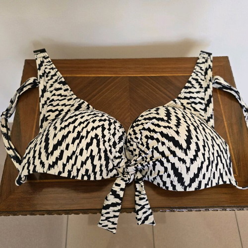Moontide bikini used, top dd34, small double-face slip, black and white