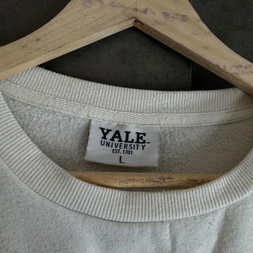 White Yale sweatshirt used, size L