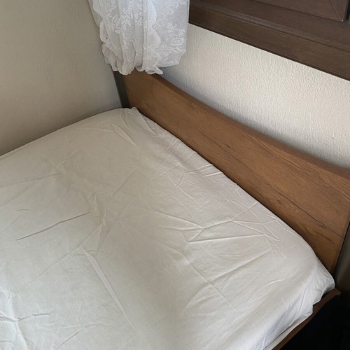 Single bed with anatomical mattress like new
